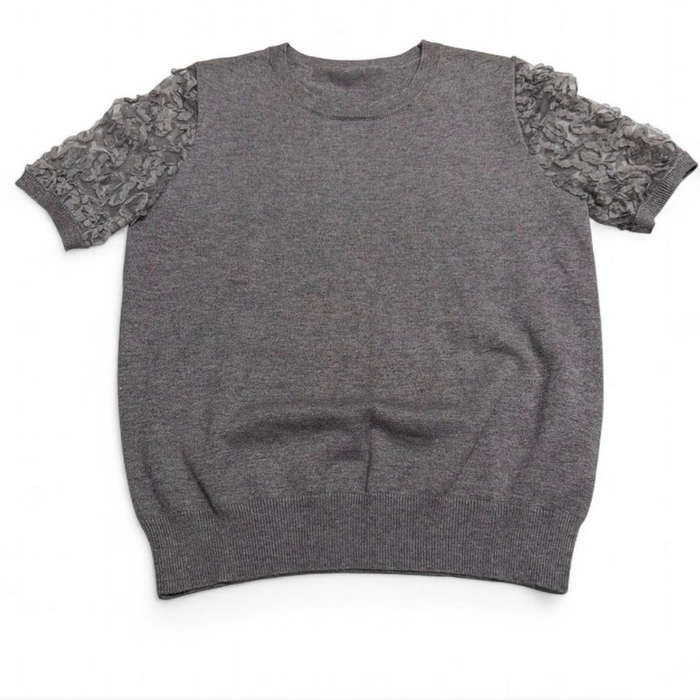 3/$20 Lace Sleeve Short Sleeve Sweater Women’s Medium Gray Office Preppy Spring